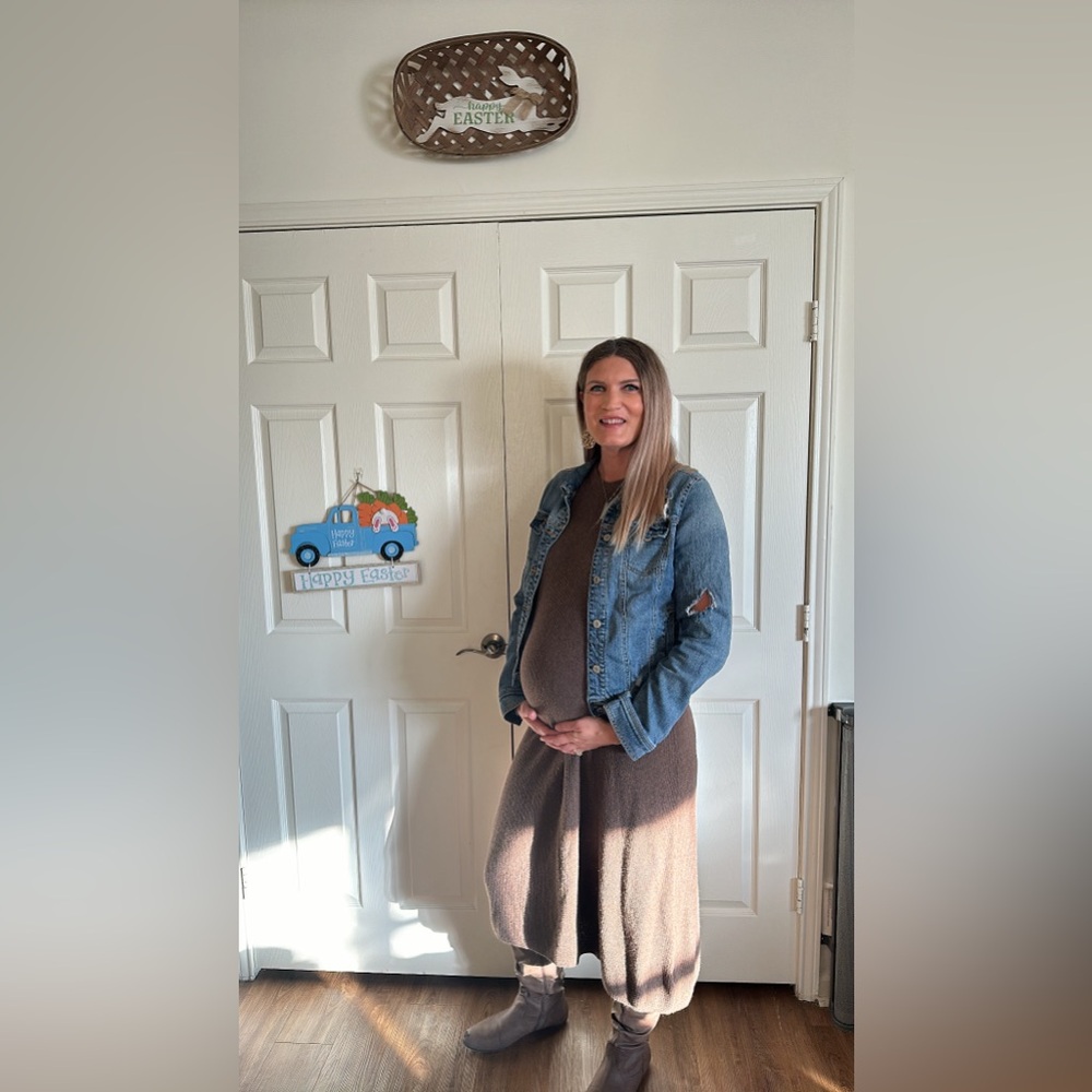 Host PICk!😍GAP maternity sweater dress, size M. Great condition.